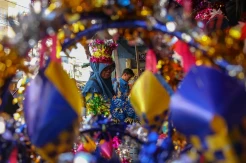 Pernak-pernik Peringatan Maulid Nabi Muhammad di Pasar Terong Makassar