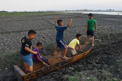 Waduk Notopuro di Madiun Mengering