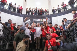 Ganjar Pranowo Bakar Semangat Para Pendukungnya di Surabaya