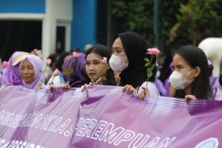 Aksi Mimbar Demokrasi Perempuan Tolak Penyalahgunaan Kekuasaan Presiden