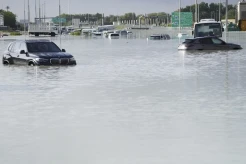 Hujan Badai, Jalan Raya Utama dan Bandara Internasional Dubai Terendam Banjir
