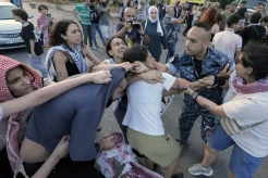 Tuntut Perbatasan Rafah Dibuka, Massa Pro-Palestina Bentrok dengan Polisi Lebanon