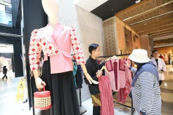 Pembukaan Tujuh Belasan Sale Hari Belanja Diskon Indonesia