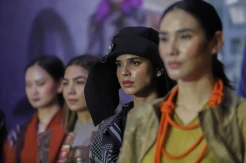Peragaan Busana Jelang Gelaran Front Row Paris 2024
