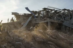 Serangan Rudal Rusia Hancurkan Hotel di Donetsk, Wartawan dan Warga Terluka