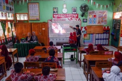 Edukasi Siswa SD untuk Mencegah Jeratan Judi Online di Era Digital