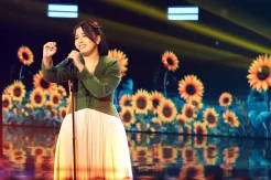 Shabrina Leanor Bawakan Gala Bunga Matahari, Bikin BCL Banjir Air Mata