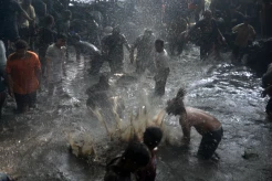 Kirab Budaya dan Tradisi Sadranan Sendang Gede Pucung