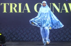 Potret Peragaan Busana Lebaran Koleksi Zaya Raya Series Ampera Musi