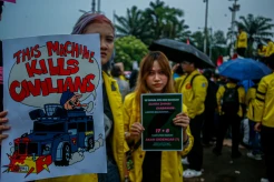 Demo Mahasiswa Tagih 17+8 Tuntutan Rakyat di DPR