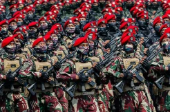Aksi Defile Pasukan Meriahkan Peringatan HUT TNI ke-80