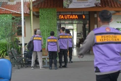 Petugas Psikologi Kepolisian Sambangi SMA Negeri 72