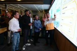 Sambut Nataru, Wamenkomdigi Pantau Kesiapan Jaringan Indosat