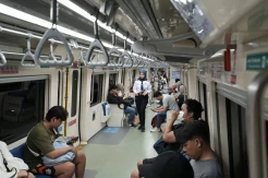 Selama Bulan Ramadan 2026, Pengguna LRT Jabodebek Boleh Buka Puasa di Kereta hingga Pukul 19.00 WIB