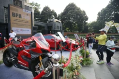 Mobil dan Tas Mewah Hasil Sitaan Kejagung Dipajang di CFD Jakarta