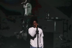 Daniel Caesar Sapa Penggemar Indonesia di Java Jazz Festival 2026