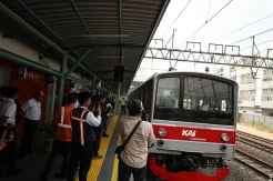 Operasional Bertahap KRL di Stasiun JIS Mulai Layani Penumpang