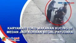 Karyawati Toko Makanan...