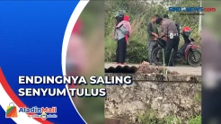 Viral, Momen Polisi Bantu Belikan Bensin ke Pasutri yang Dorong Motor