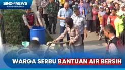 Musim Kemarau, Ratusan Warga di Cimahi Berdesakan Serbu Bantuan Air Bersih