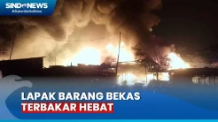 Lapak di Cakung Terbakar Hebat, Ratusan Personel Damkar Kesulitan Padamkan Api
