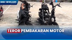 Teror! Lima Motor Dibakar Orang Tak Dikenal di RPTRA Kembangan