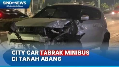 City Car Tabrak Minibus Berhenti di Jalan Tanah Abang, Sopir Diduga Mabuk