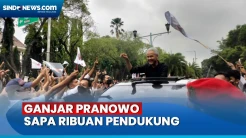 Momen Ganjar Pranowo Sapa Ribuan Pendukung di Luar Gedung KPU Usai Deklarasi Pemilu Damai