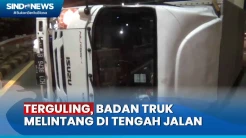 Macet Parah, Mobil Boks Angkut Sayur Terguling di Jalan Tol Dalam Kota