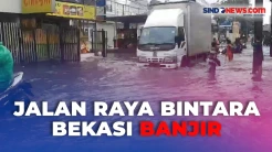 Jalan Raya Bintara Bekasi Banjir Usai Hujan Deras, Pemotor Nekat Menerbos