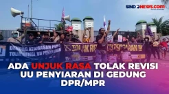 Tolak RUU Penyiaran, Ratusan Jurnalis dan Mahasiswa Gelar Unjuk Rasa di Gedung DPR/MPR