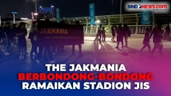 Antusias! The Jakmania Berbondong-bondong Ramaikan Stadion JIS