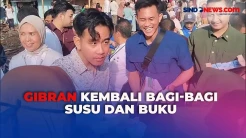 Momen Heru Budi dan Gibran Bagi-Bagi Susu dan Buku Gratis saat Tinjau Tegal Alur