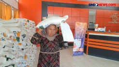Usai Viral, Ratusan Warga Berdatangan Ambil Beras Bansos di Kantor Pos di Mandailing Natal