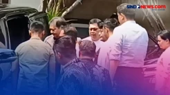 Airlangga Hartarto Tinggalkan Rumah Dinas Menteri Tanpa Hiraukan Pertanyaan Wartawan