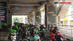 Demo! Massa Ojol Konvoi Menuju Lapangan Banteng