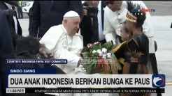 Dua Anak Berpakaian Tradisional Sambut Kedatangan Paus Fransiskus, Ini Sosoknya