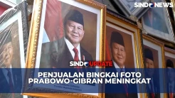 Penjualan Bingkai Foto Prabowo-Gibran Laris Manis di Pasar Baru Jakpus