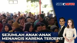 Ibu-Ibu di Cirebon Rela Berdesakan demi Dapat Paket Sembako Murah