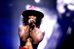 Kaka Slank Tampil Enerjik...