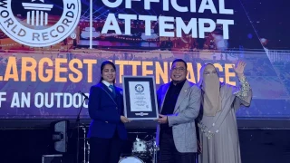 Raih Guinness World...