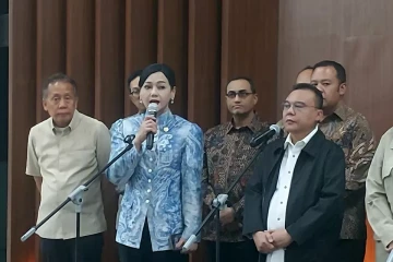 OJK Rilis Daftar Direksi...