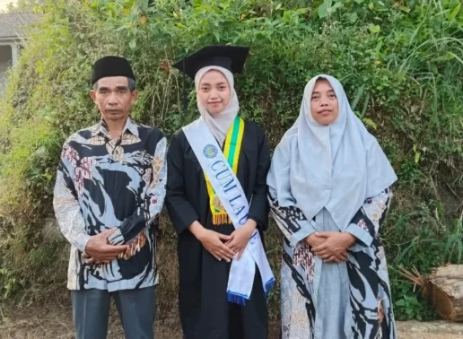 Tak Kenal Menyerah,...
