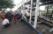 Truk Bermuatan Mobil...