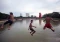 Serunya Berenang di...