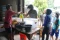 Pedagang dan Warga Serbu...