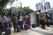 Tuntut Air Minum Layak,...