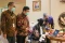 Mensos Risma Ajak Masyarakat...