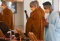Umat Buddha Khidmat...