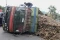 Truk Tebu Terguling...
